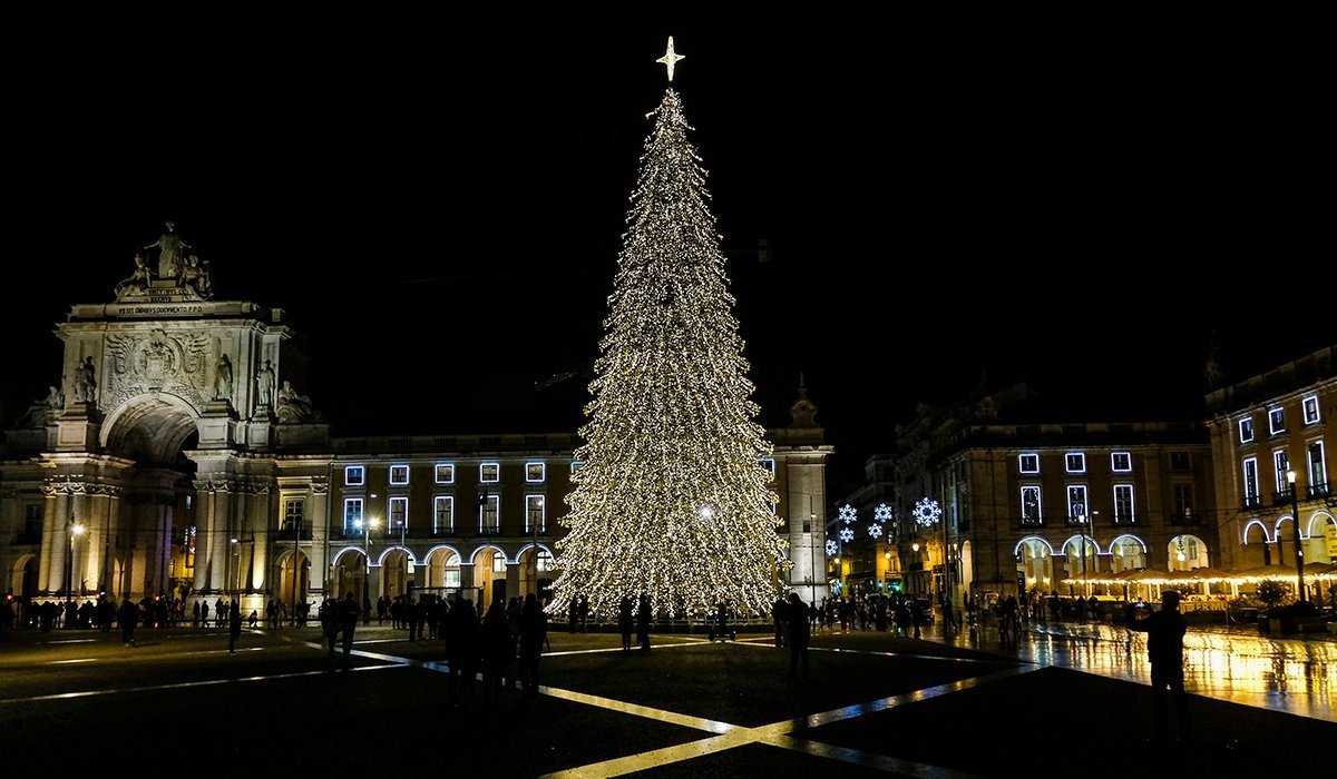 As luzes da cidade de Lisboa serão acesas neste sábado (22). Crédito: Leonardo Negrão