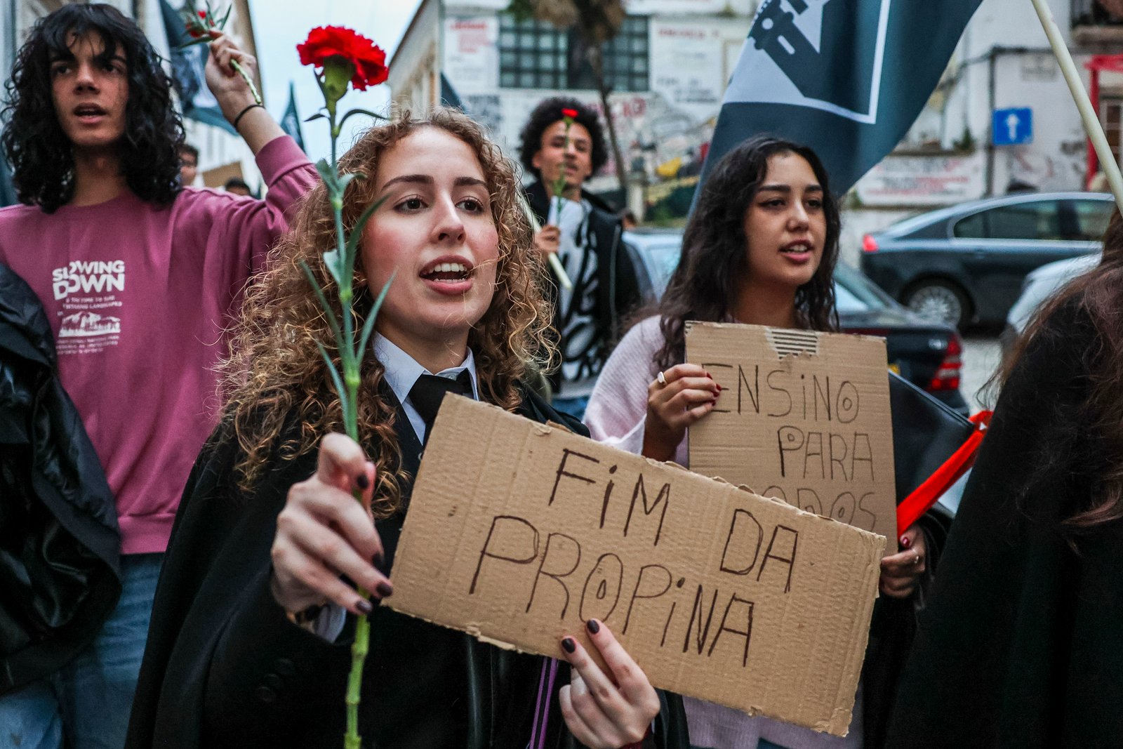 Em outubro de 2024, estudantes da Universidade de Coimbra protestaram pela gratuitidade do ensino superior. Crédito: Paulo Novais, Lusa