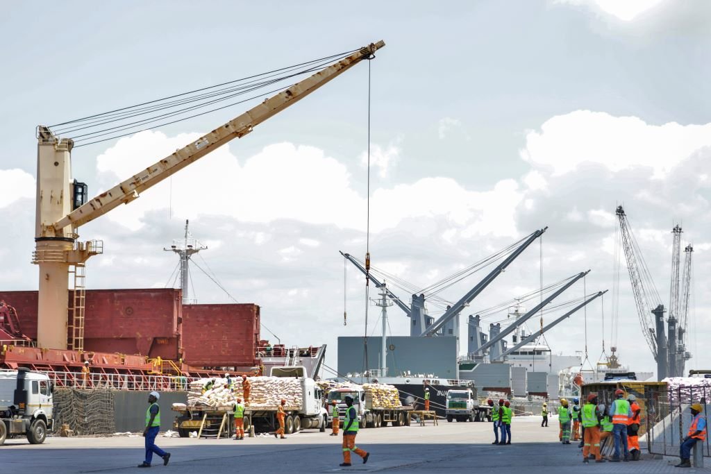 Vista geral do porto de Maputo, em Maputo, Moçambique, 29 de janeiro de 2024. Crédito: Luísa Nhantumbo, Agência Lusa