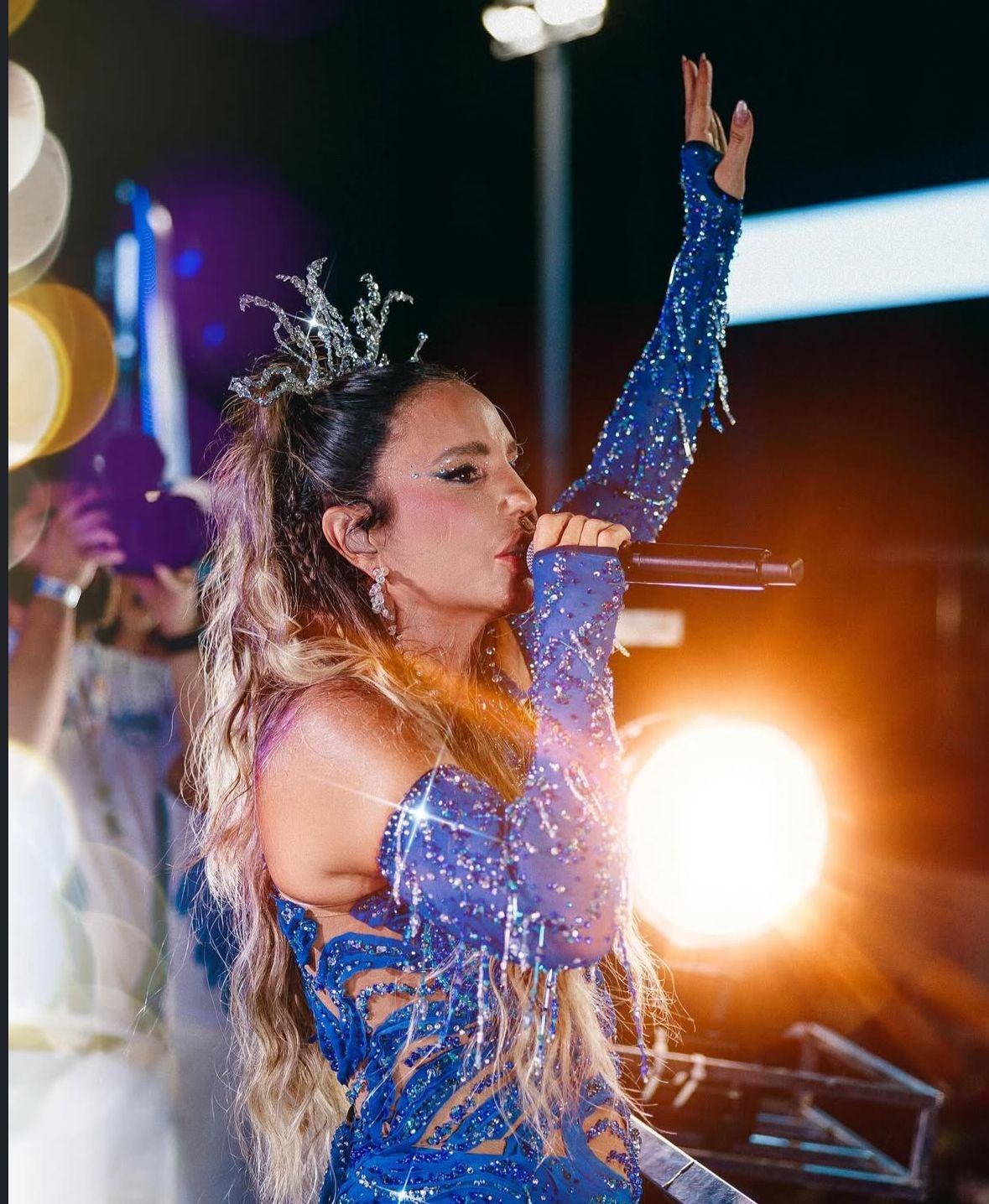 Ivete Sangalo no trio elétrico do carnaval de Salvador na sexta (28). Crédito: Divulgação