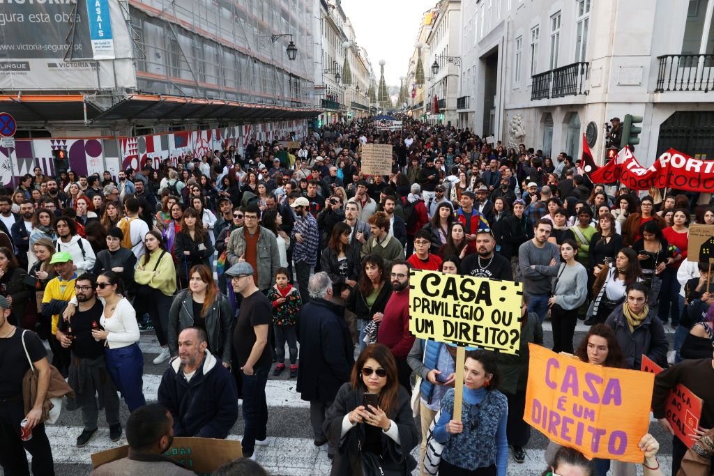 Manifestação da plataforma 'Casa Para Viver', em defesa do direito à habitação, contra o agravamento da crise de habitação. Lisboa, 27 de janeiro de 2024. Crédito: Miguel A. Lopes, Lusa