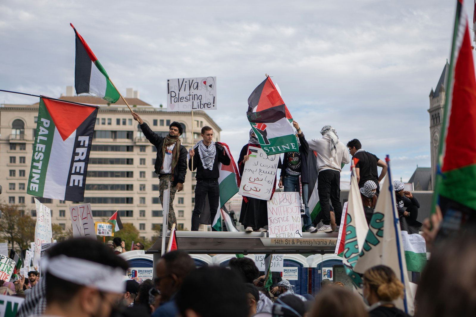 Protesto em favor do povo palestino. Crédito: Ian Hitchinson, Unsplash