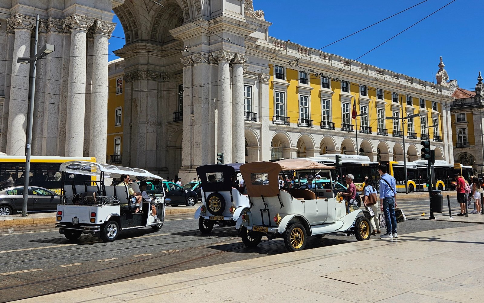 Poder pública estima que atualmente sejam quase 1 mil os tuk tuks na capital. Crédito: Déborah Lima/BRASIL JÁ