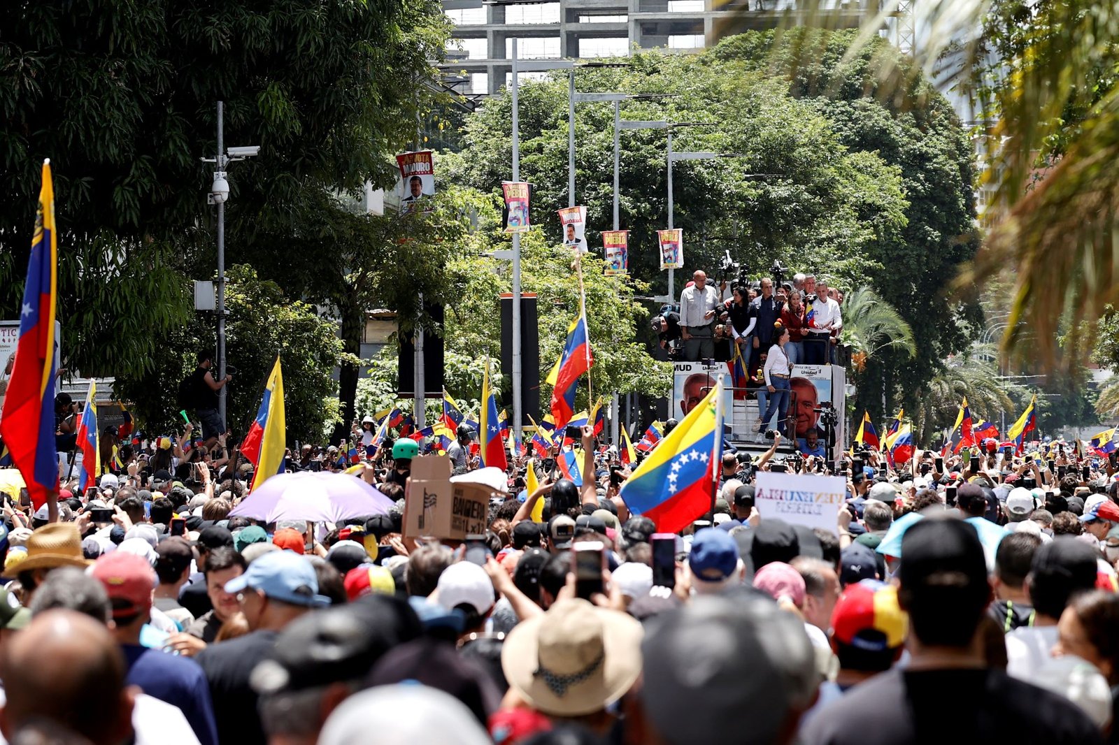 Oposição em protesto pós-eleição na capital Caracas. Crédito: EPA, Henry Chirinos, Lusa