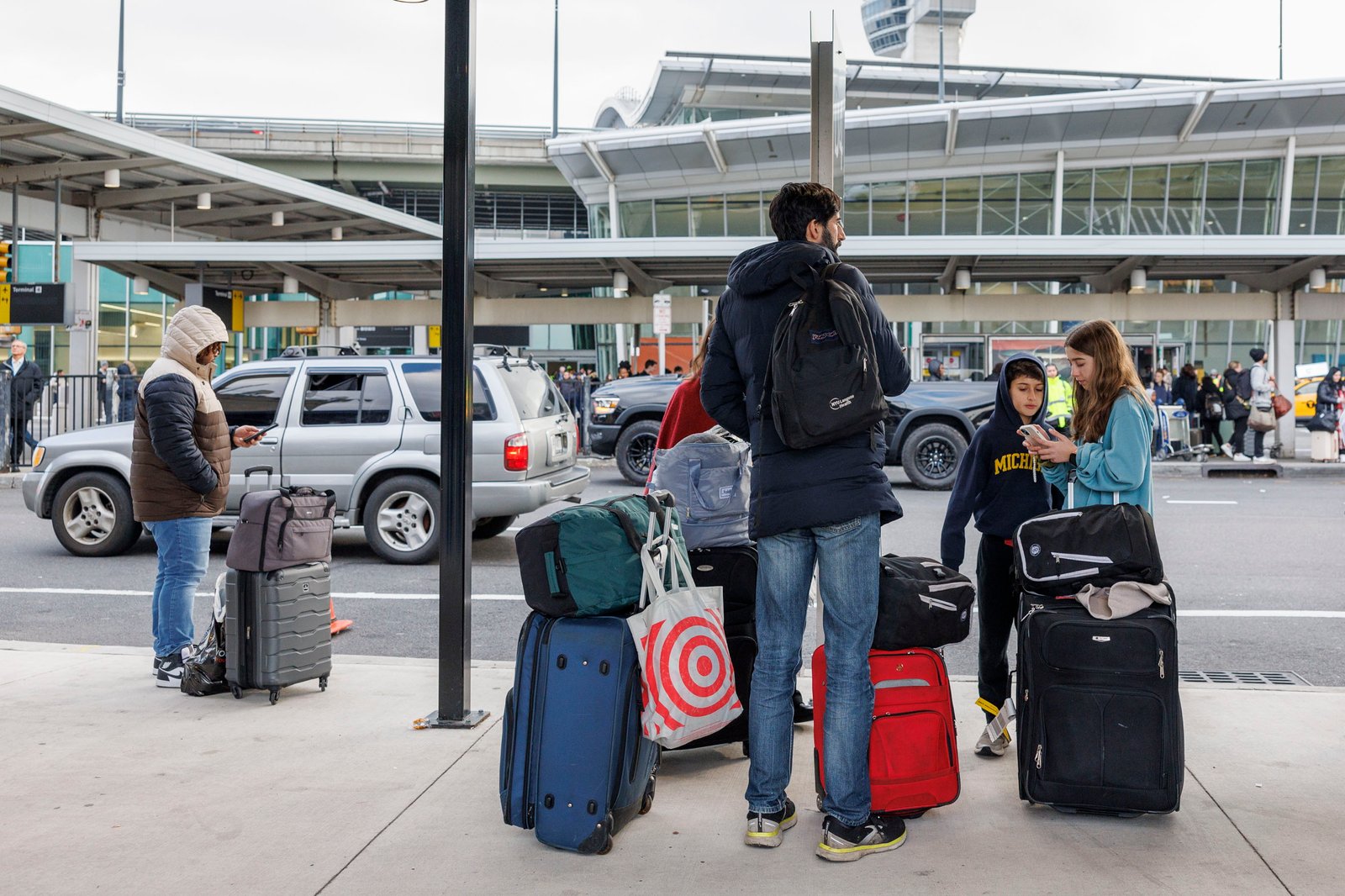 Aeroporto JFK, nos Estados Unidos. Crédito: Epa, Sarah Yenesel, Lusa