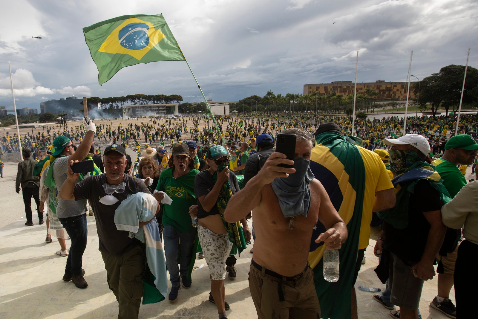 Manifestantes invadem prédios públicos na praça dos Três Poderes. Crédito: Joedson Alves, Agência Brasil